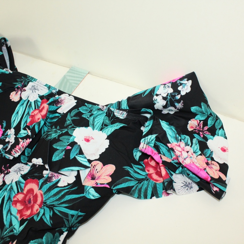 5 for $25 NWT Swimsuit Off Shoulder w/Ruffle M - Picture 5 of 8